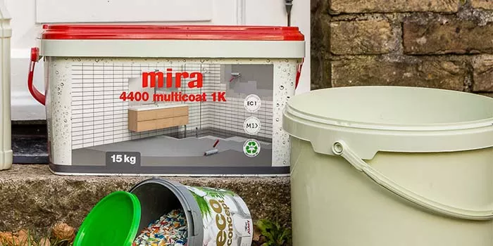 Plastikspande i genbrugsmateriale og med tryk